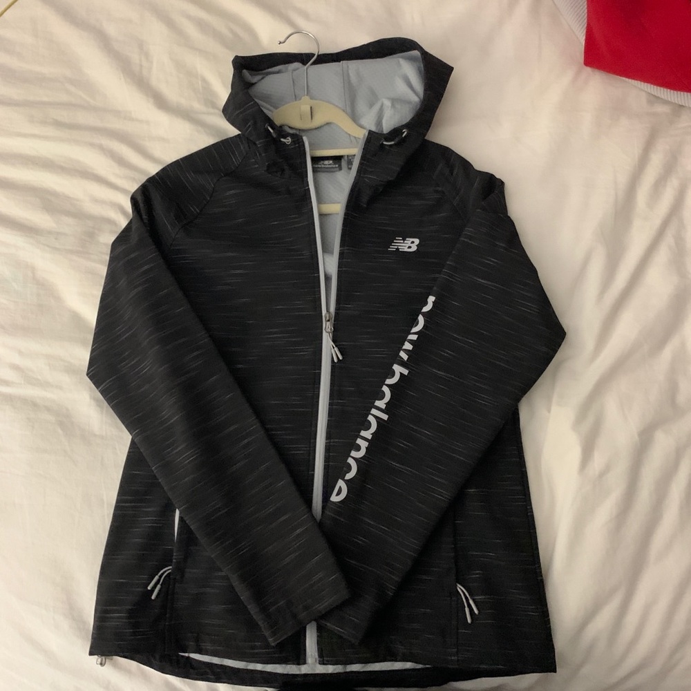 New balance light rain jacket